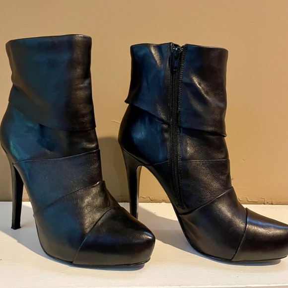 Black leather booties - Picture 4 of 5